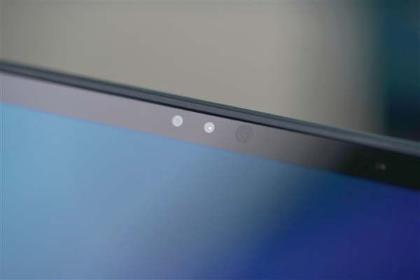 14英寸机身塞下18英寸屏！华硕灵耀X 双屏Pro 2023图赏(图9)