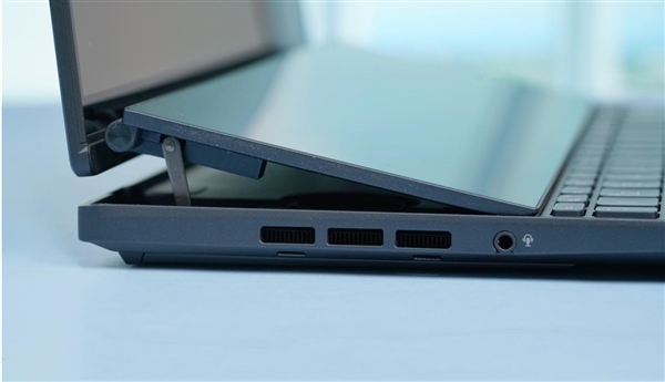 14英寸机身塞下18英寸屏！华硕灵耀X 双屏Pro 2023图赏(图16)